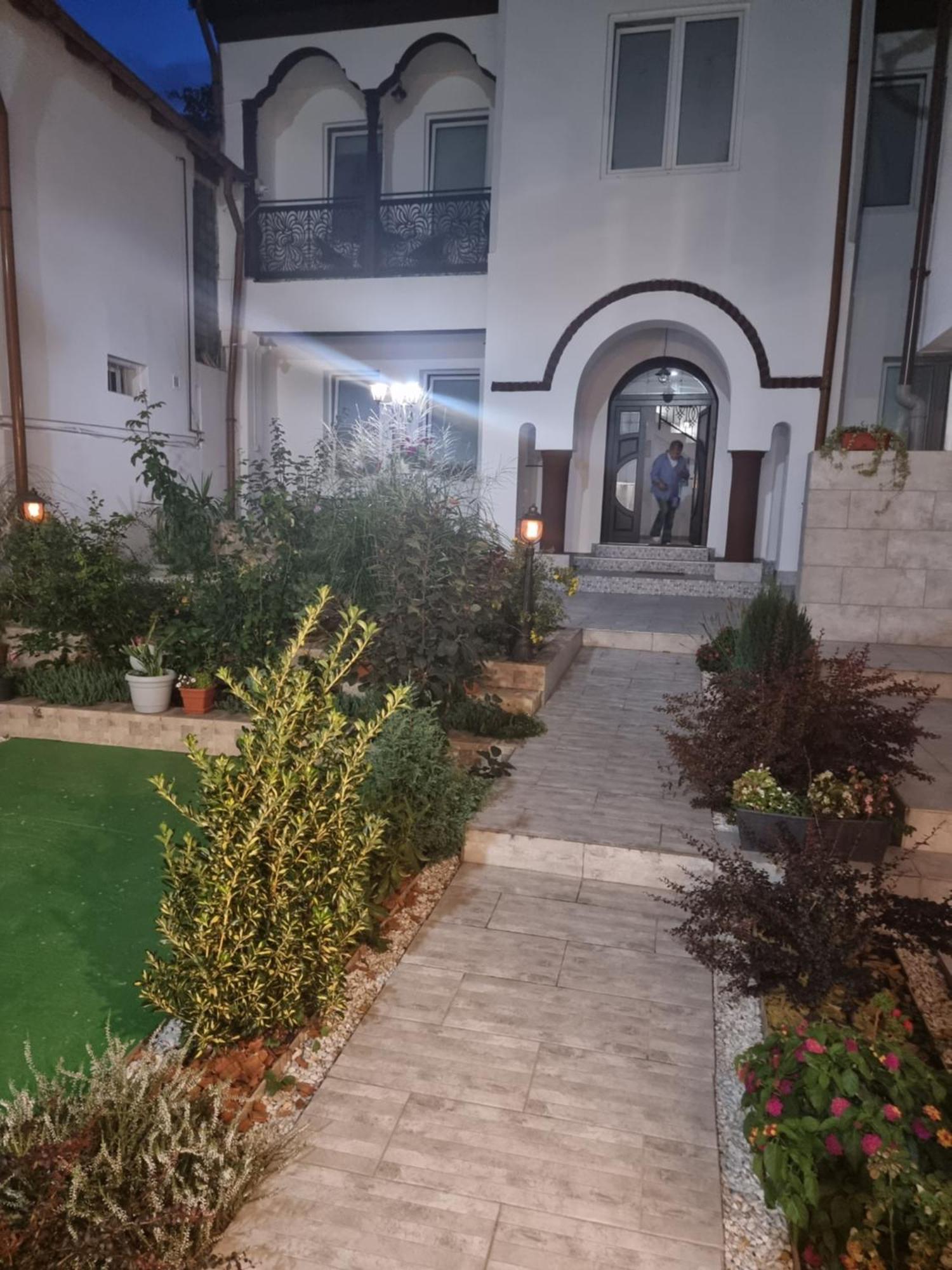 Hotel Casa Musceleana Cîmpulung Esterno foto