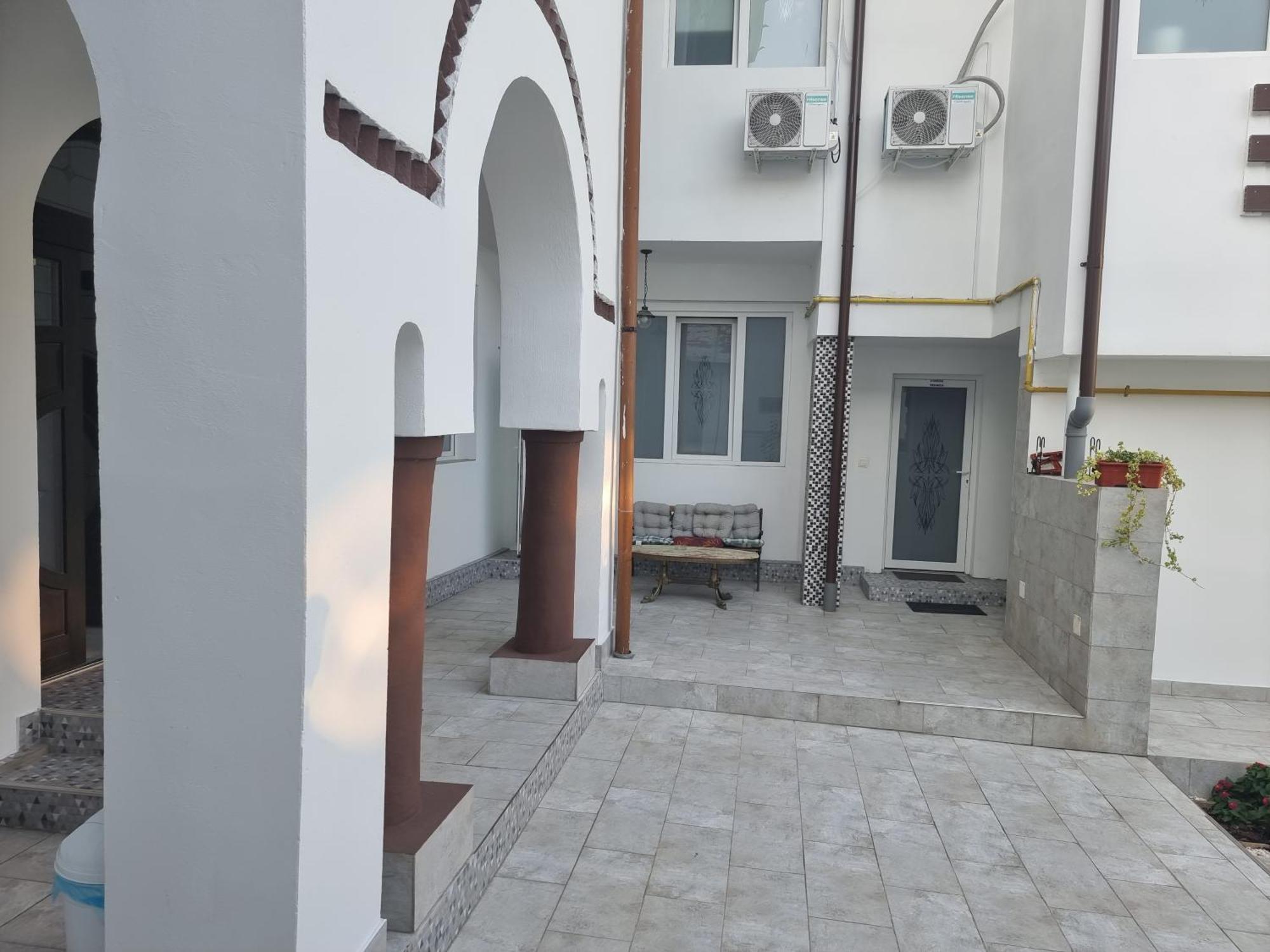 Hotel Casa Musceleana Cîmpulung Esterno foto