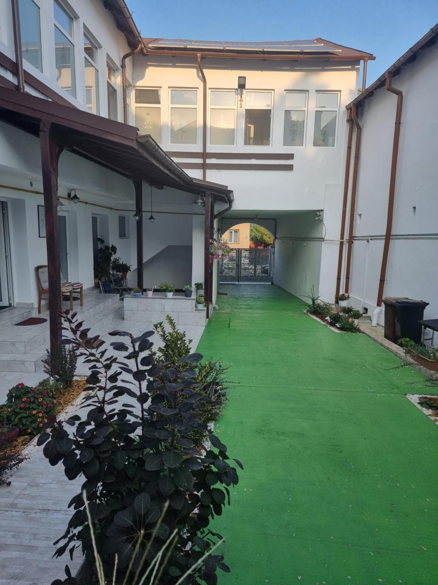 Hotel Casa Musceleana Cîmpulung Esterno foto