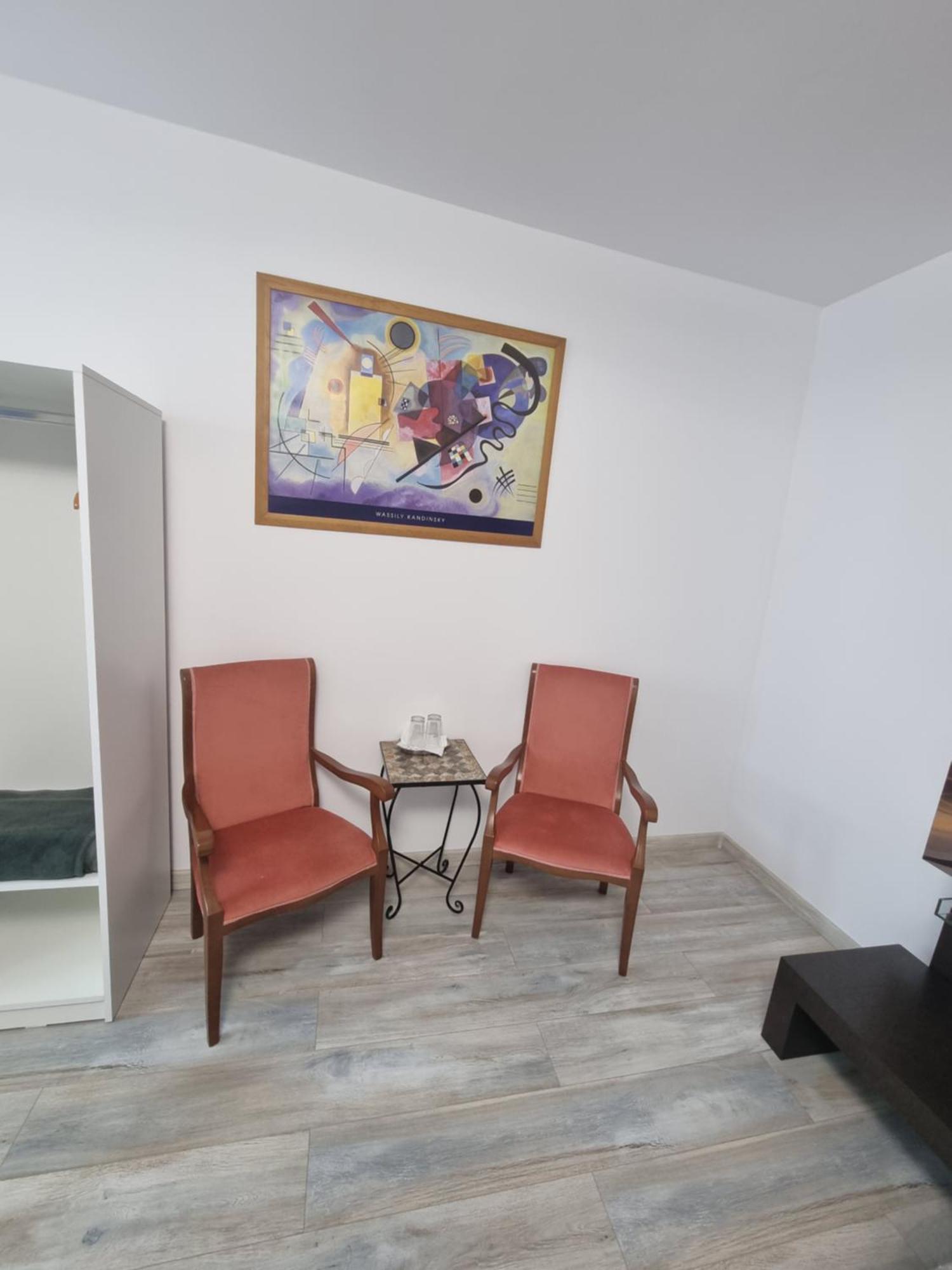 Hotel Casa Musceleana Cîmpulung Esterno foto