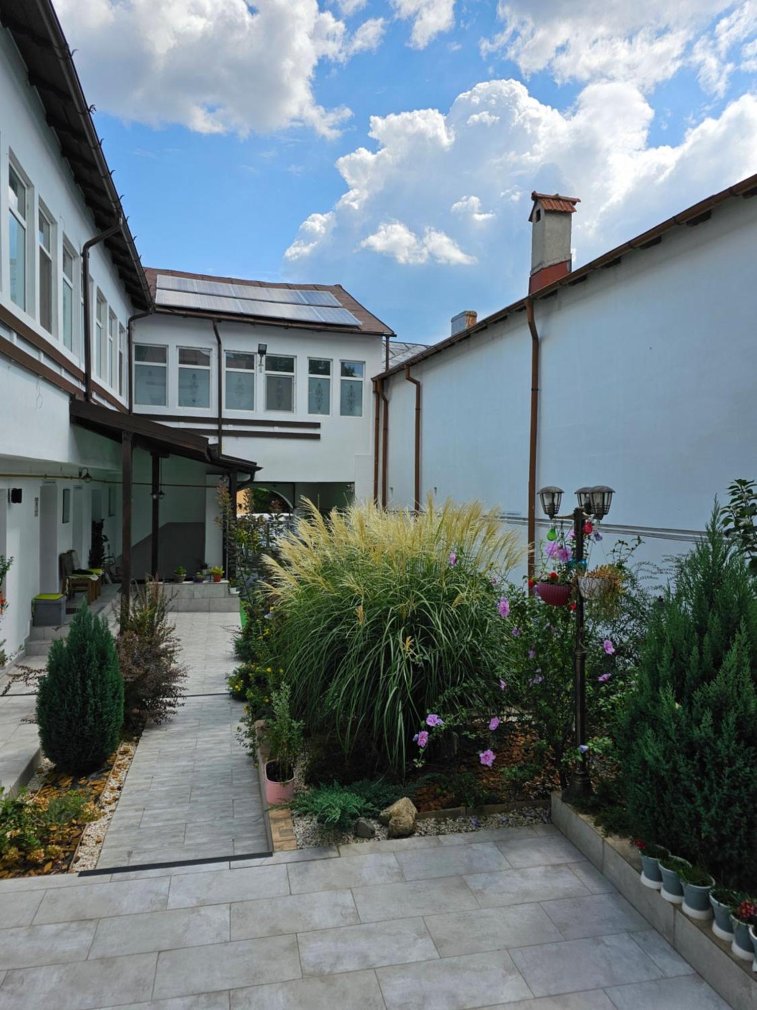Hotel Casa Musceleana Cîmpulung Esterno foto